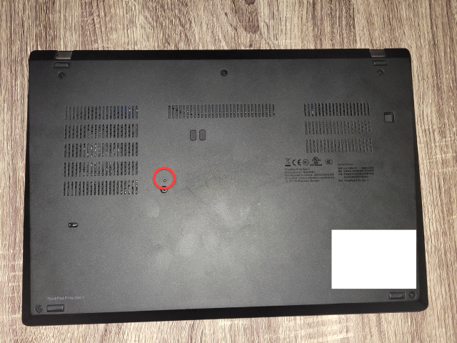 blog/lenovo-p14s-red-blue-green-white-black-flashing-screen/lenovo-p14s-rear.png